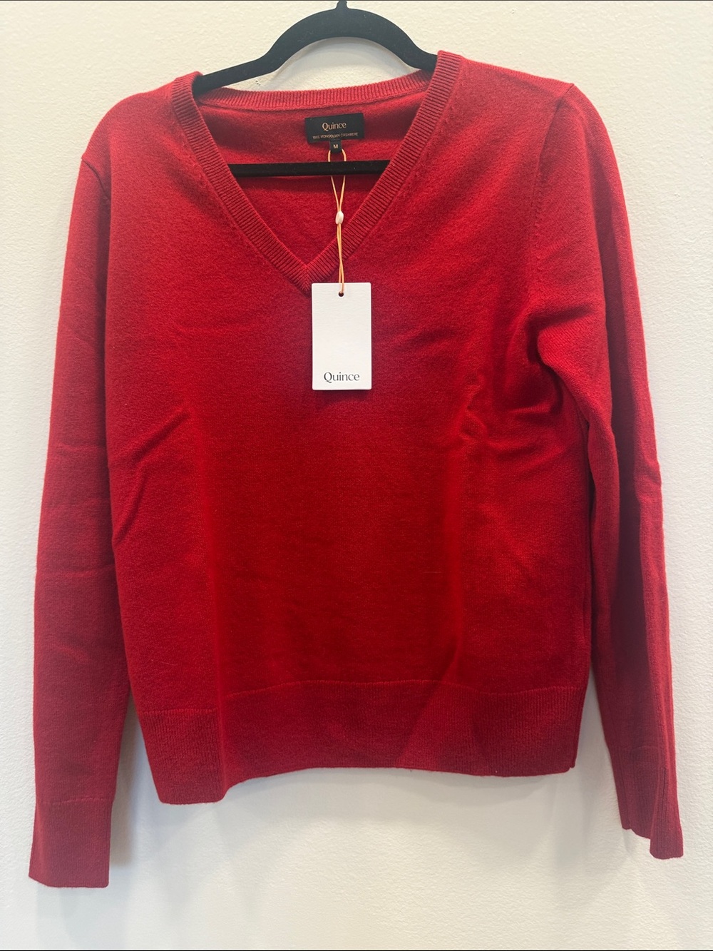 NWT Quince Women's V-Neck Cashmere Sweater - Scarlet Red– medium (234)